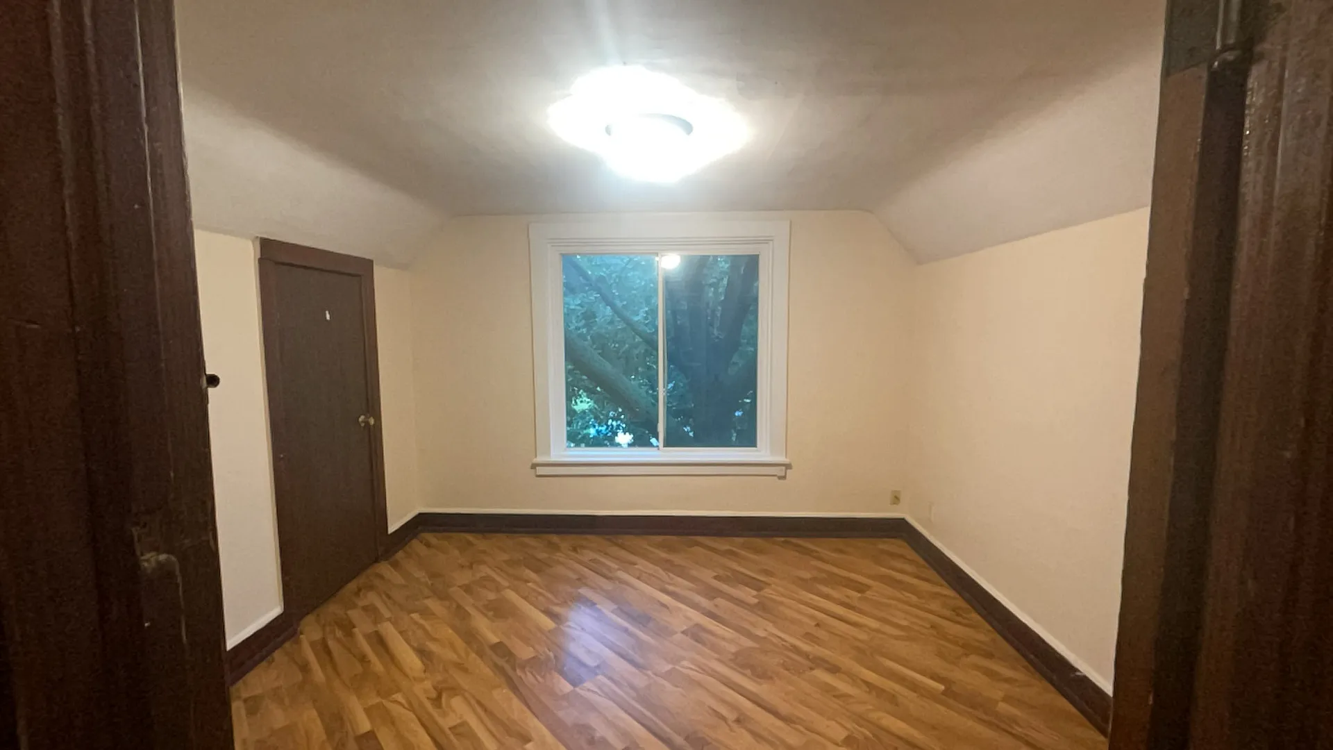 1015 S COLUMBIA AVE - Image 8