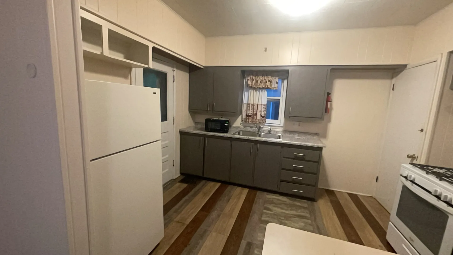 1015 S COLUMBIA AVE - Image 6