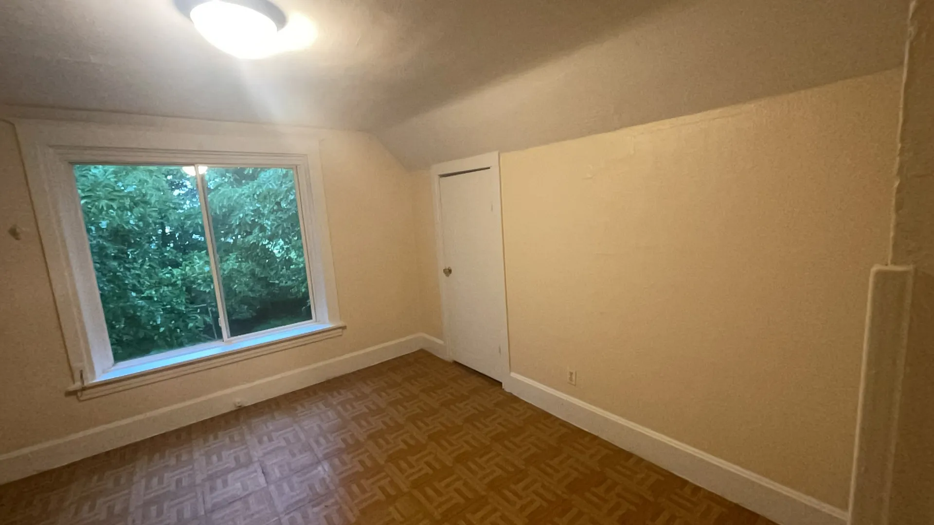 1015 S COLUMBIA AVE - Image 2