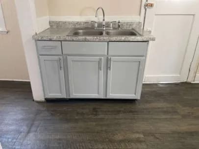 320 W Clark St - Image 3