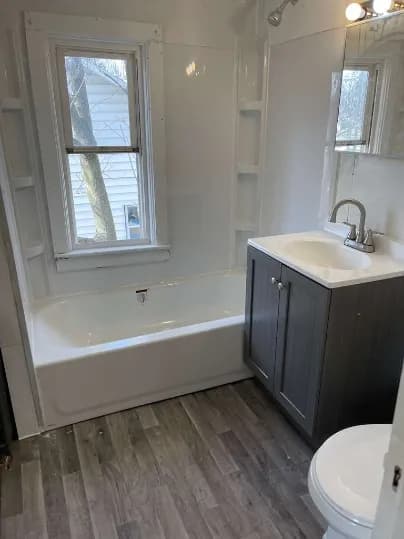 320 W Clark St - Image 10