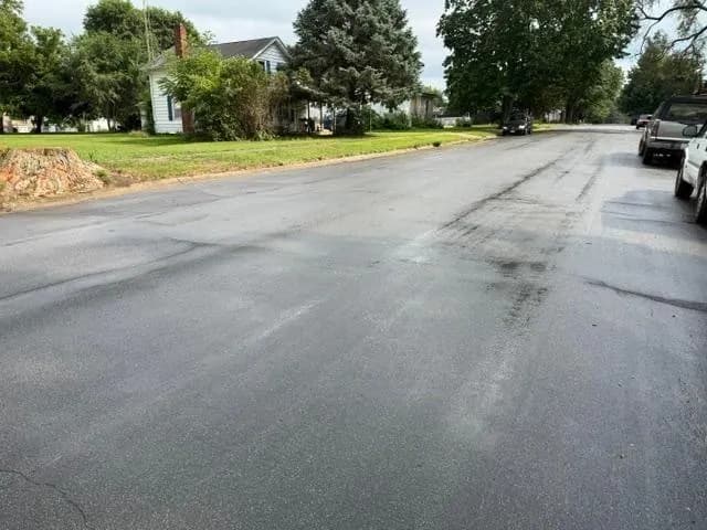 202 Adams St - Image 2