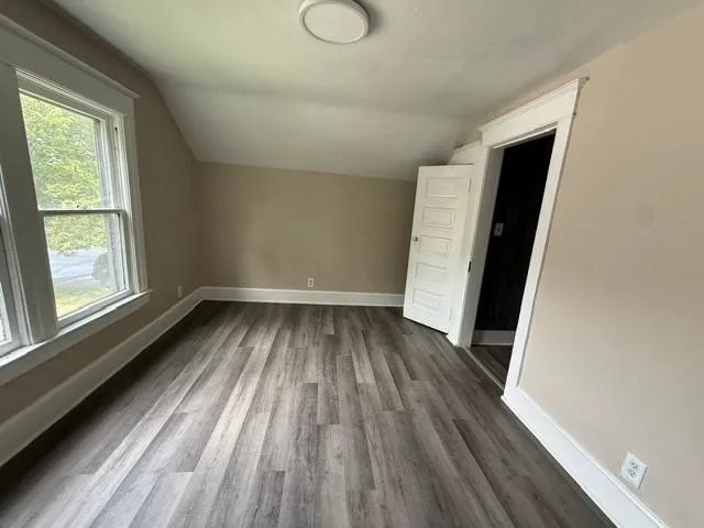 202 Adams St - Image 9