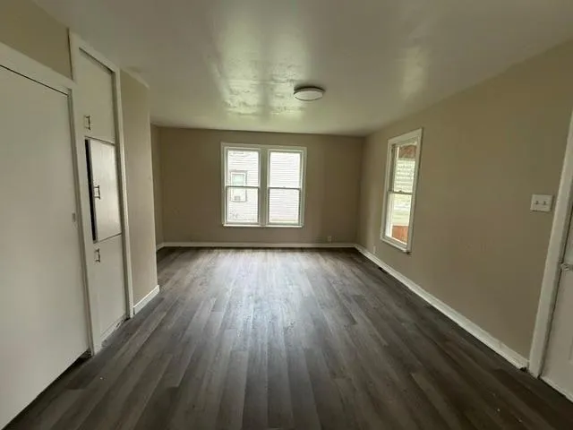 202 Adams St - Image 7