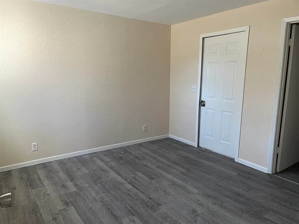 458 S Float Ave - Image 10