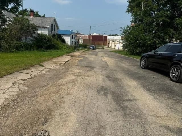 209 Pearl St - Image 2