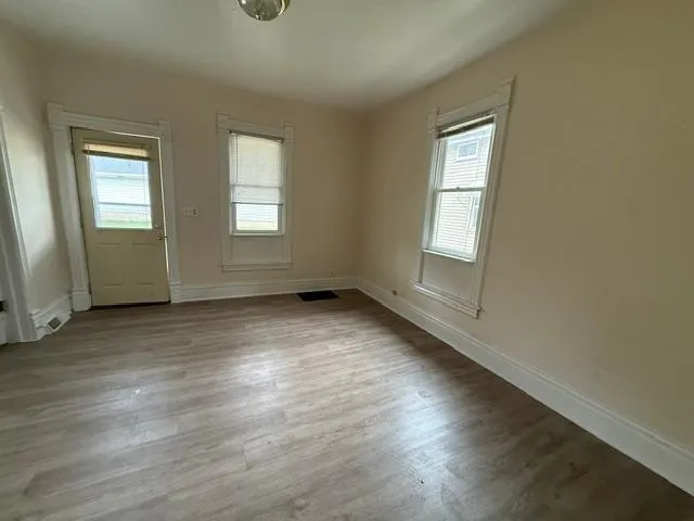 316 E Winslow St - Image 6