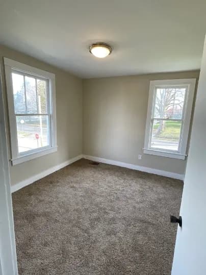 1254 S Chicago Ave - Image 11