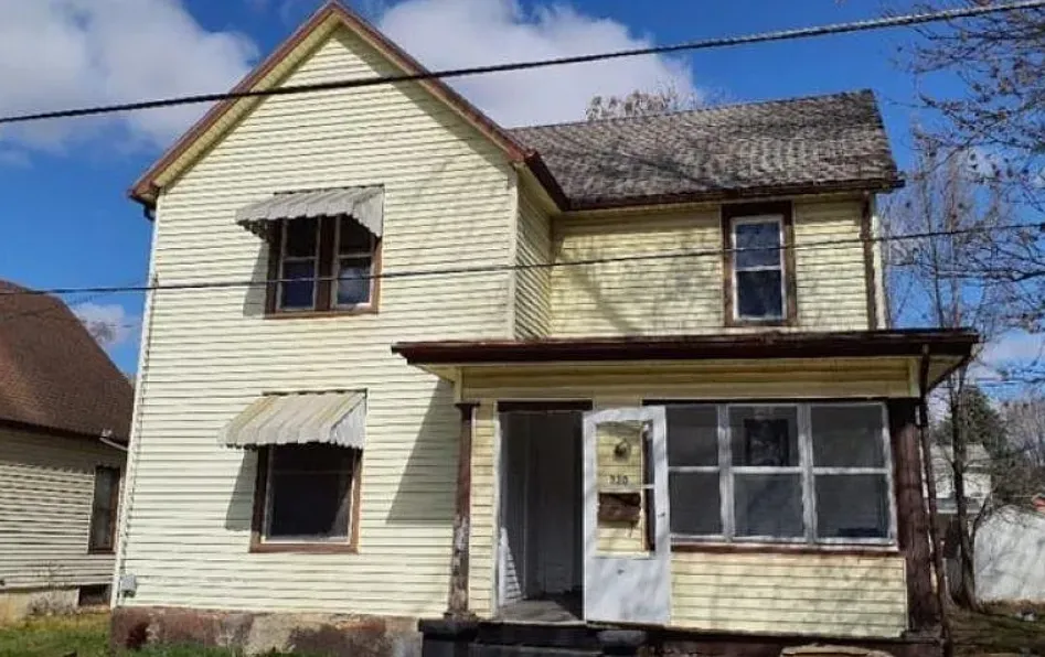 320 W Clark St - Image 1