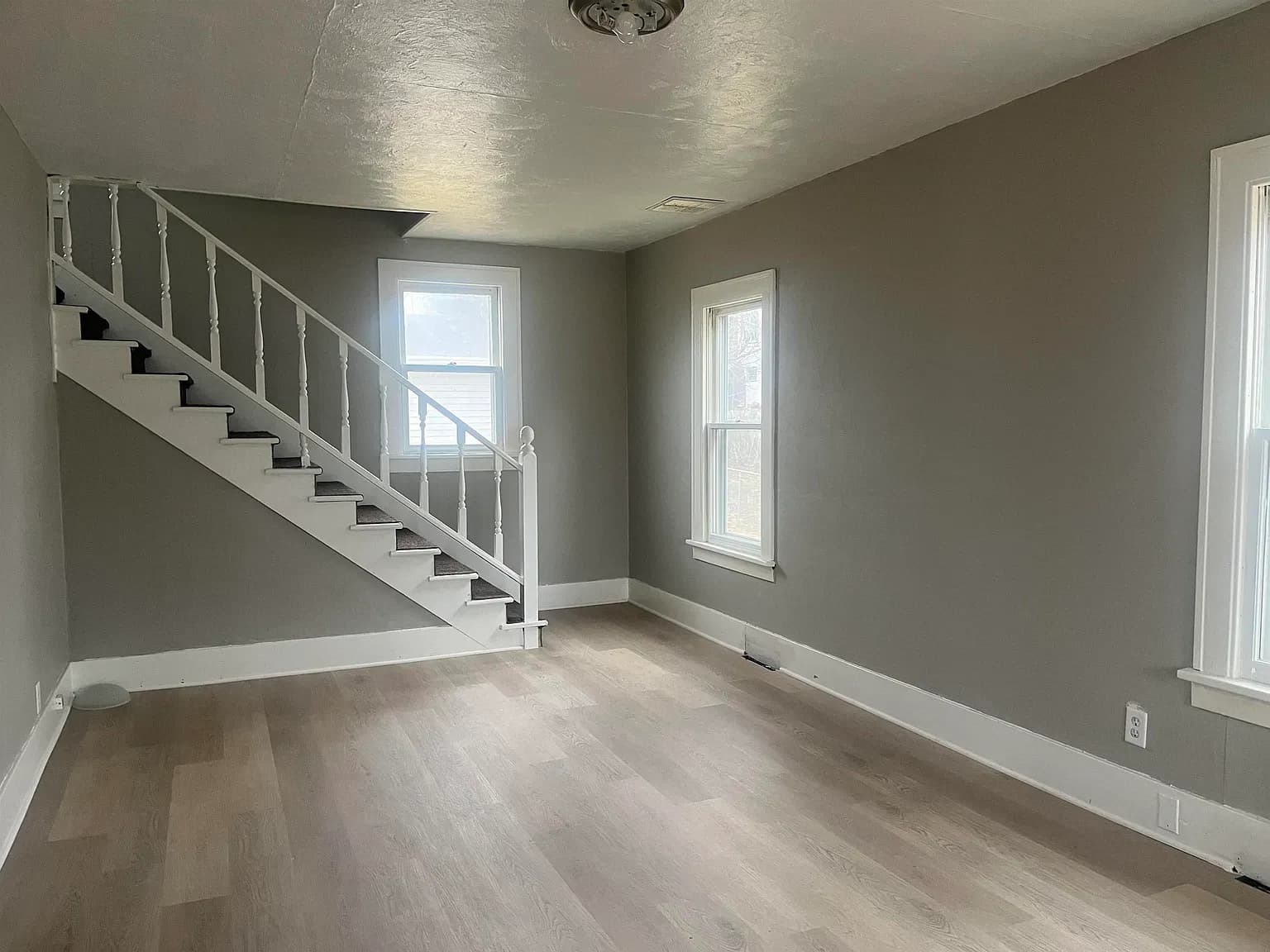 1478 S High Ave - Image 11