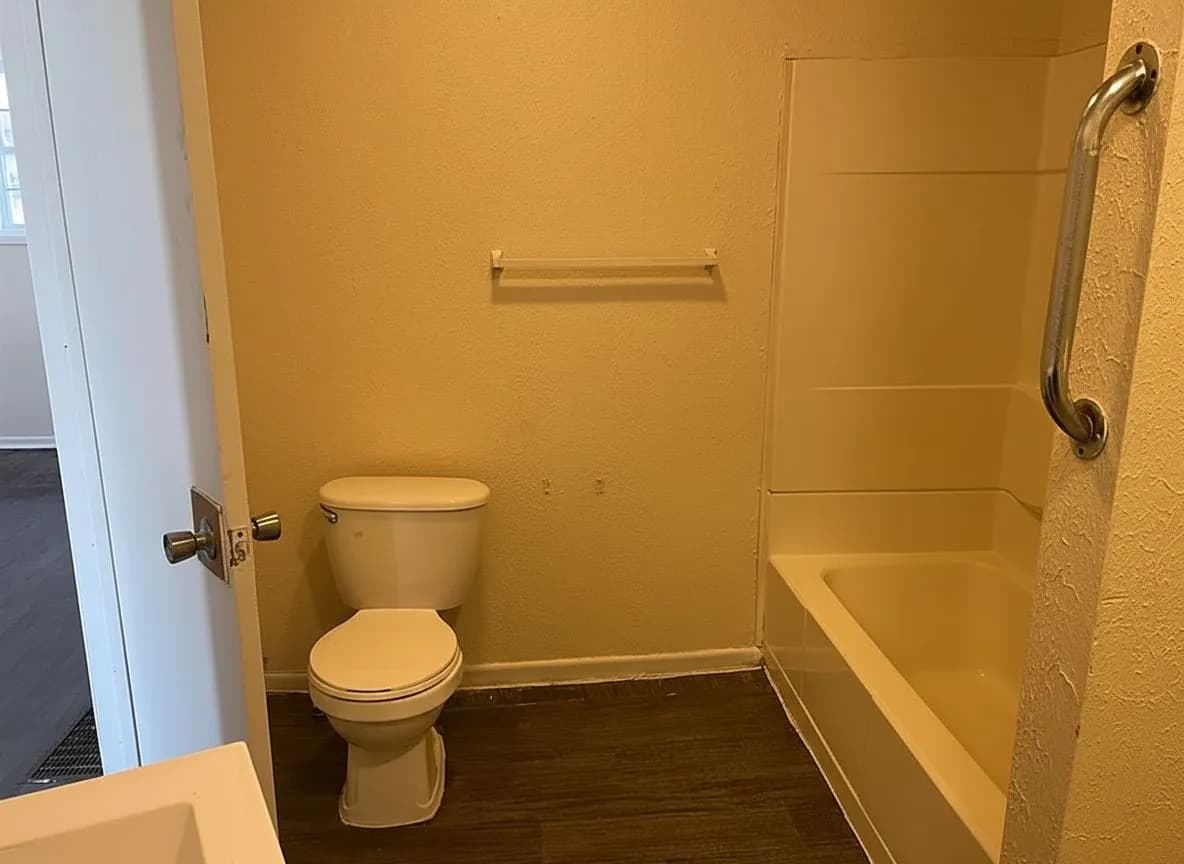 458 S Float Ave - Image 2