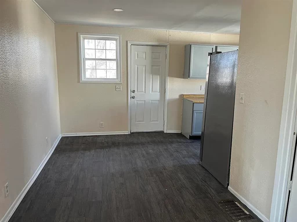 458 S Float Ave - Image 7