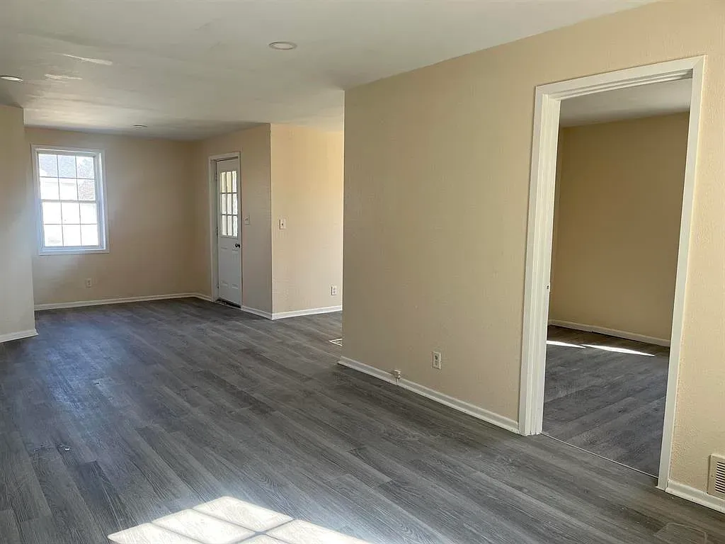 458 S Float Ave - Image 11