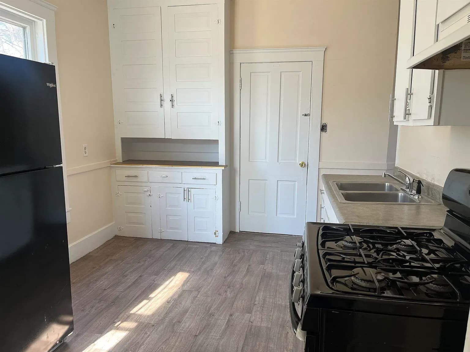 404-406 E Prospect Terrace - Image 17