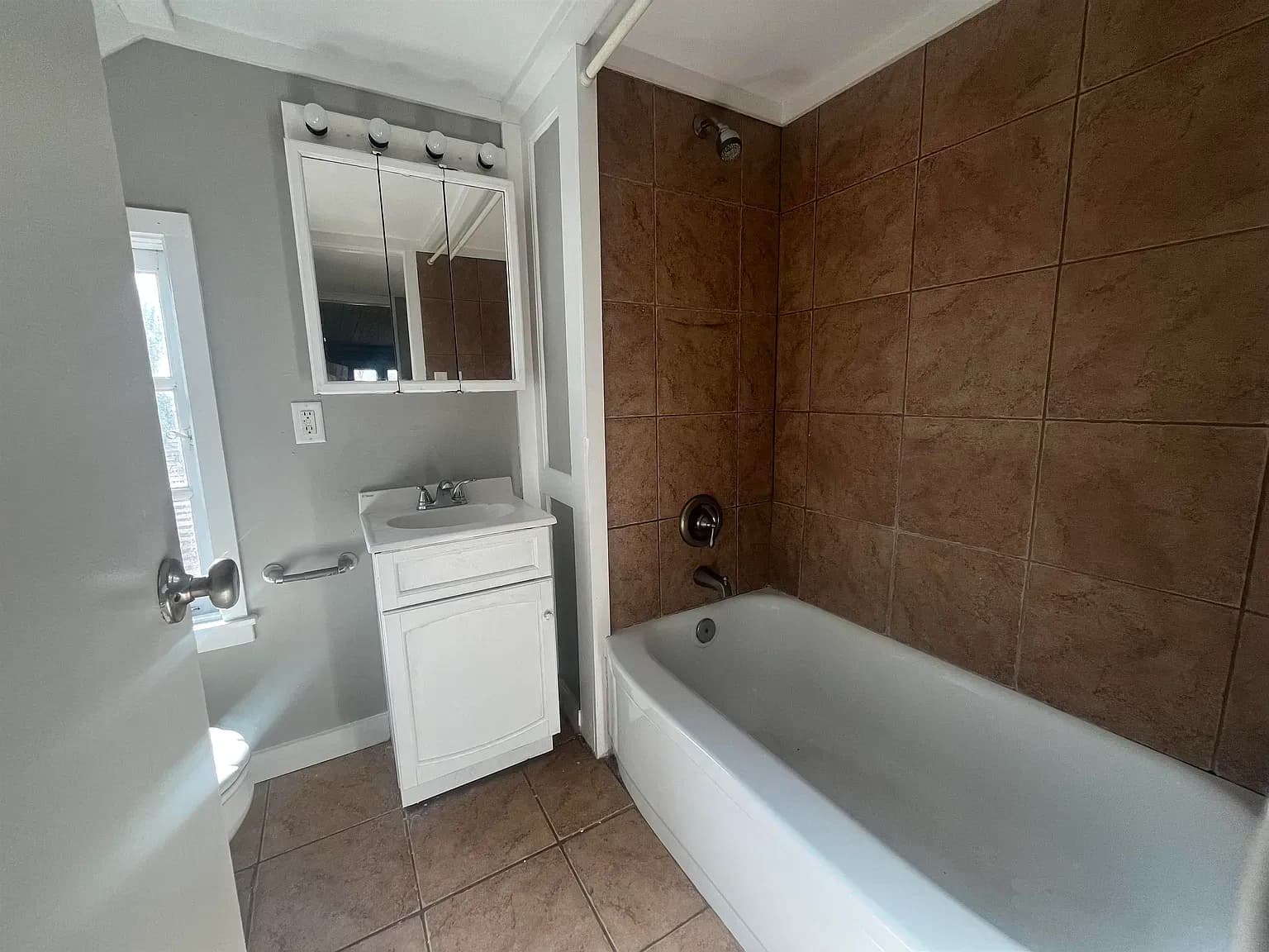 1470 S Demeter Dr - Image 11