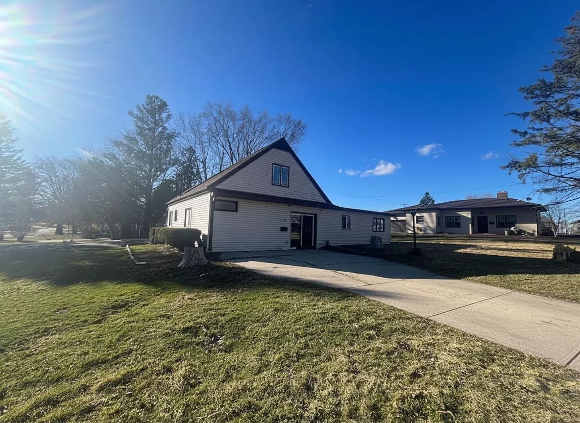 1470 S Demeter Dr - Image 19