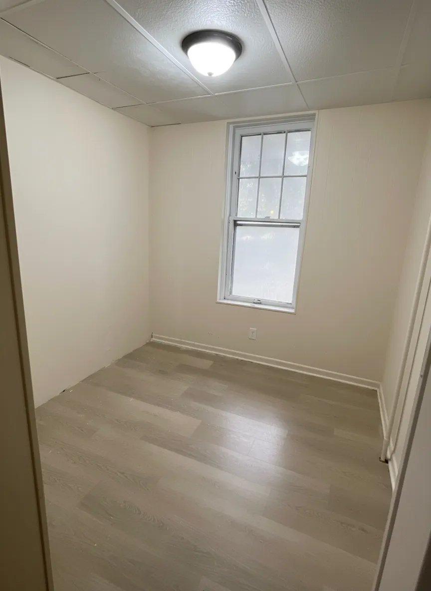 810-810 1/2 E Shawnee St - Image 9