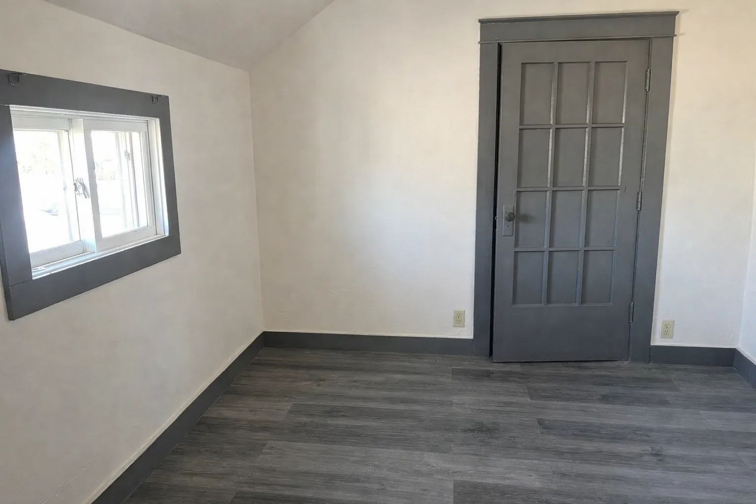 1027 S Chicago Ave - Image 2