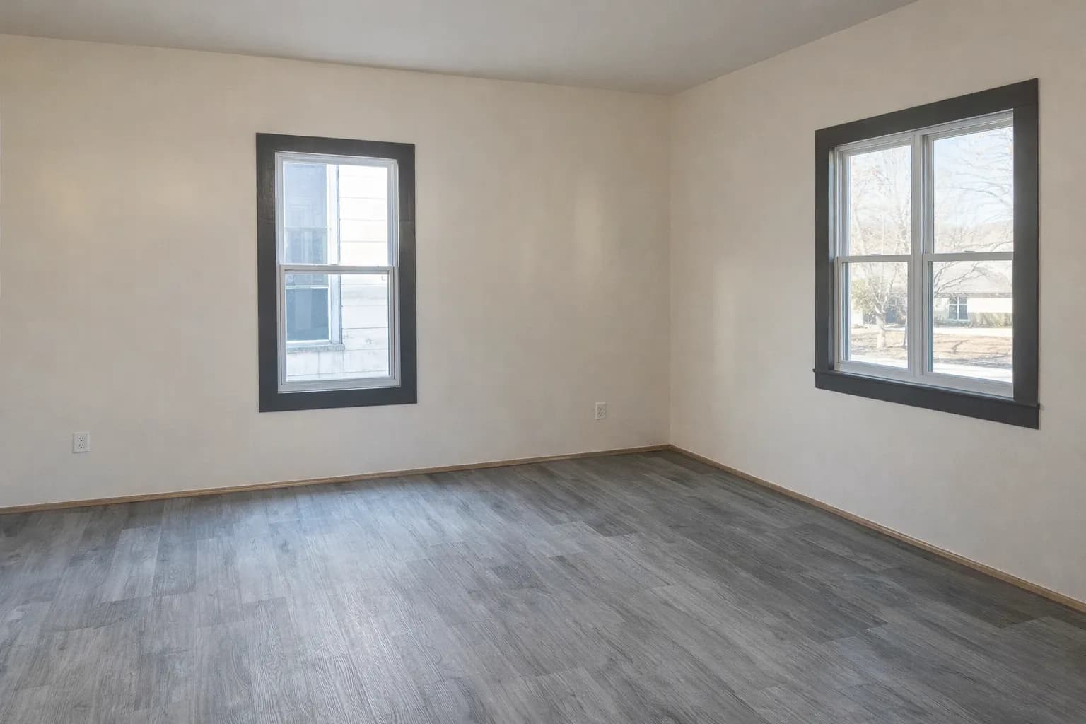 1027 S Chicago Ave - Image 4