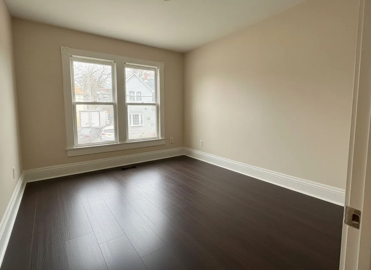 719 S Walnut Ave - Image 2