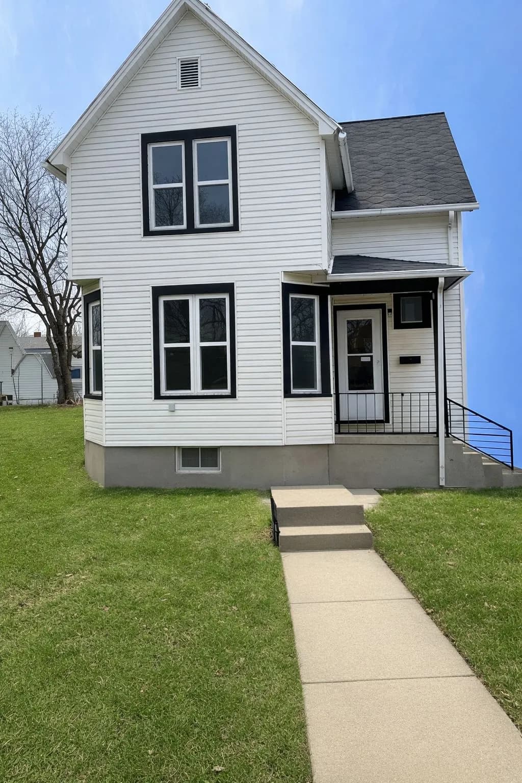 719 S Walnut Ave